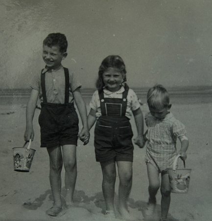 1949 - Etienne, Elise et Jean Falisse.JPG